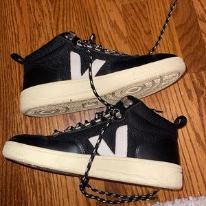 Fit me a little big. Only worn once!